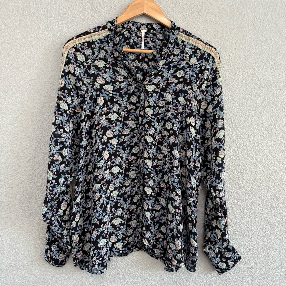 Free People Floral Long Sleeve‎ Top Size Small